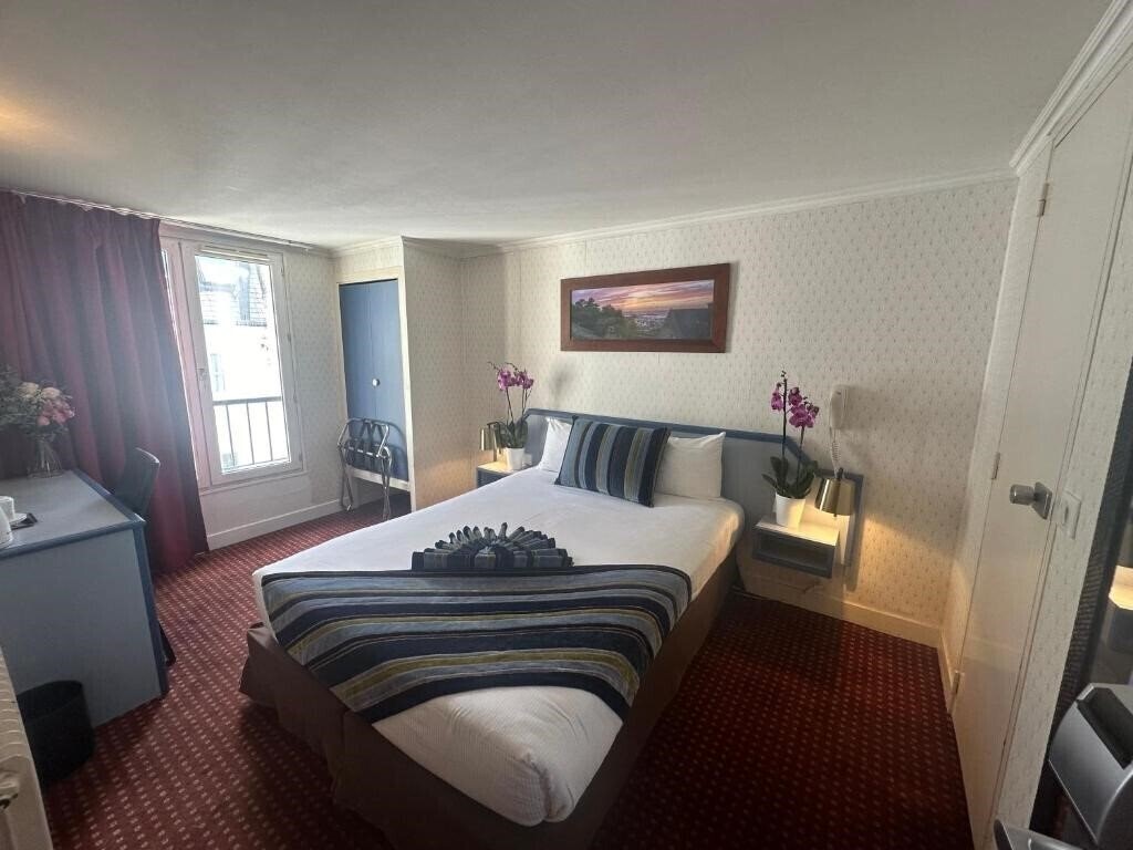 Фото Opera Deauville 3*