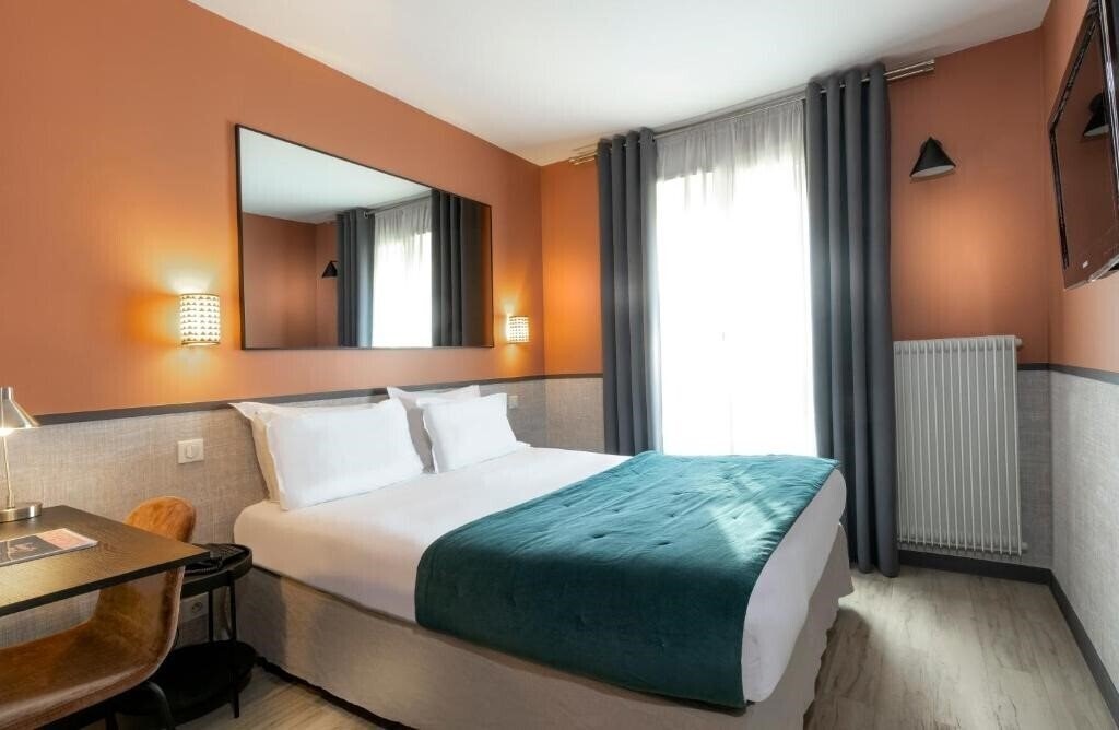 Фото Bastille De Launay 3*