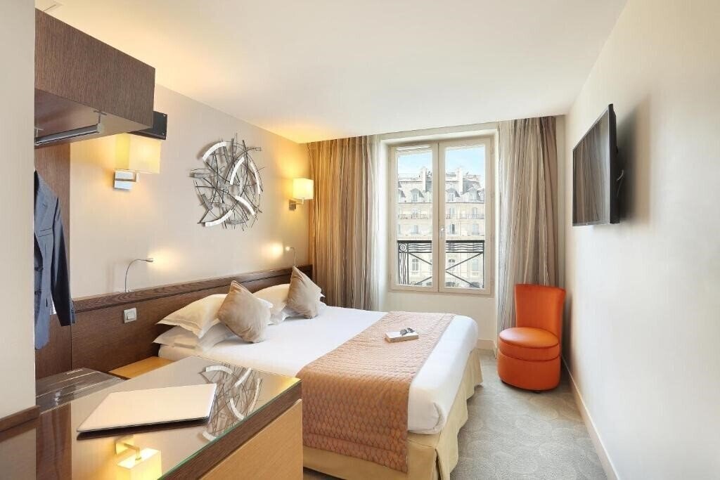 Готель Grand De Normandie 3*