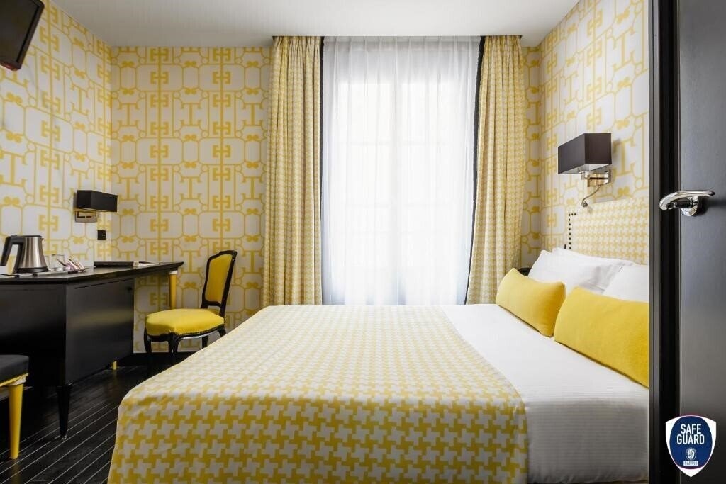 Отель Monceau Elysees 3*