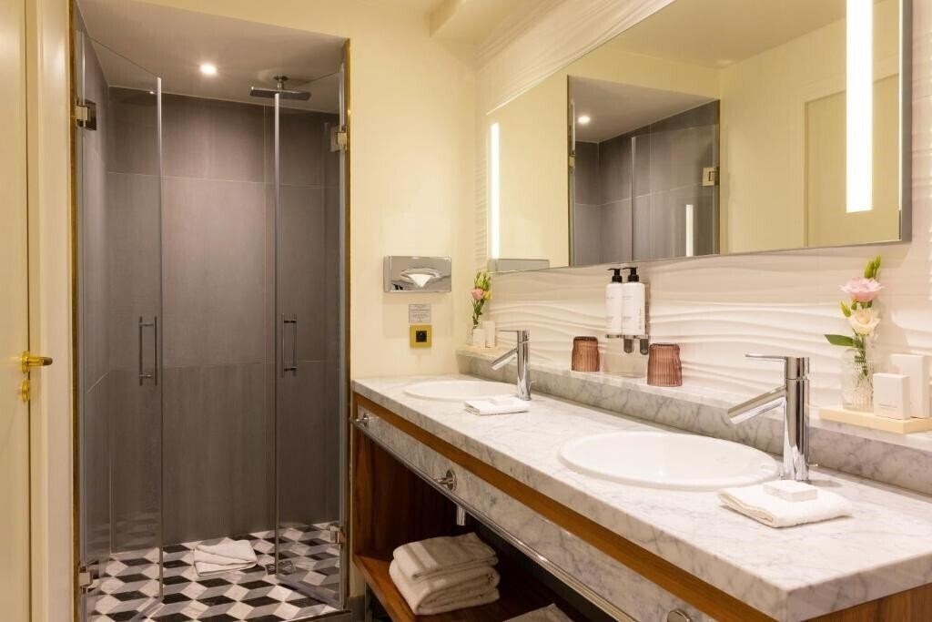 Фото Best Western Premier Kapital Opera 4*