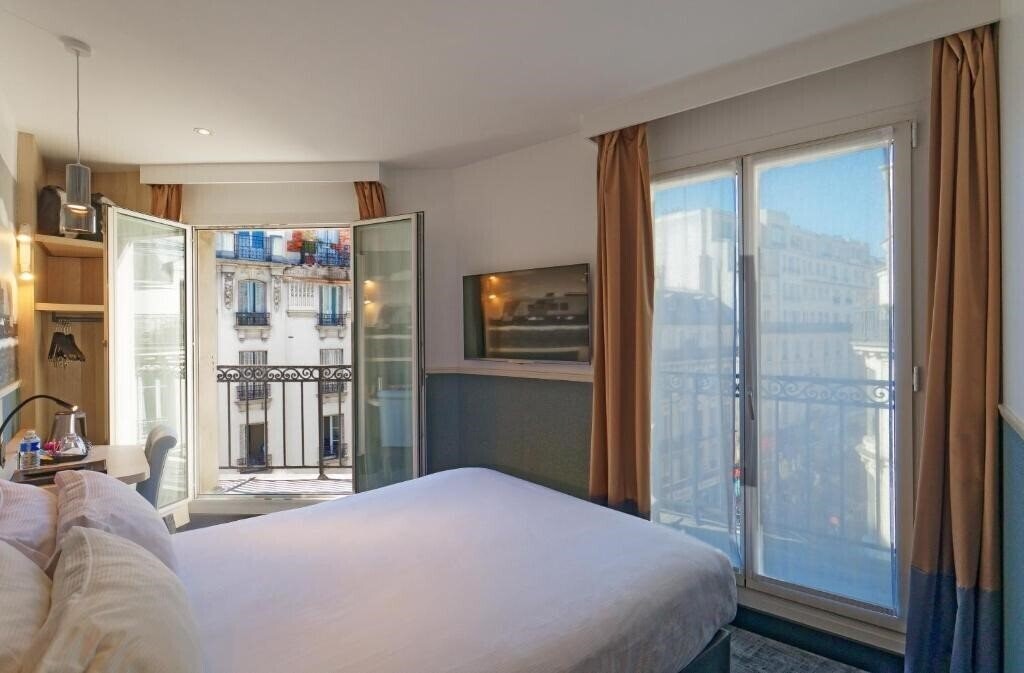 Отель Appia La Fayette 3*
