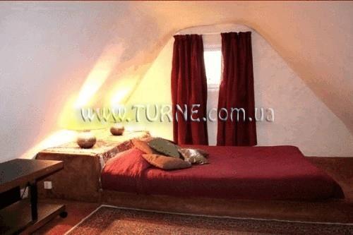 Готель De Beaune 3*