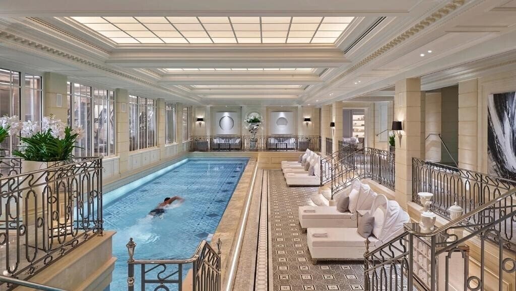 Фотографія Four Seasons Hotel George V 5*