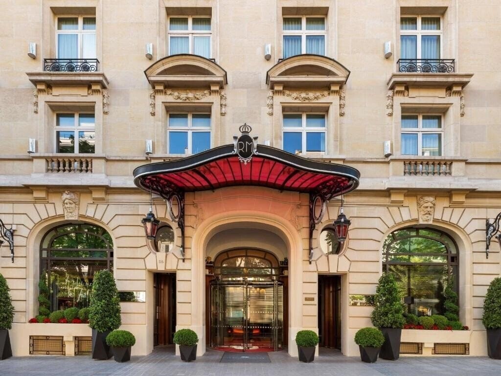Отель Le Royal Monceau Raffles Paris 4*