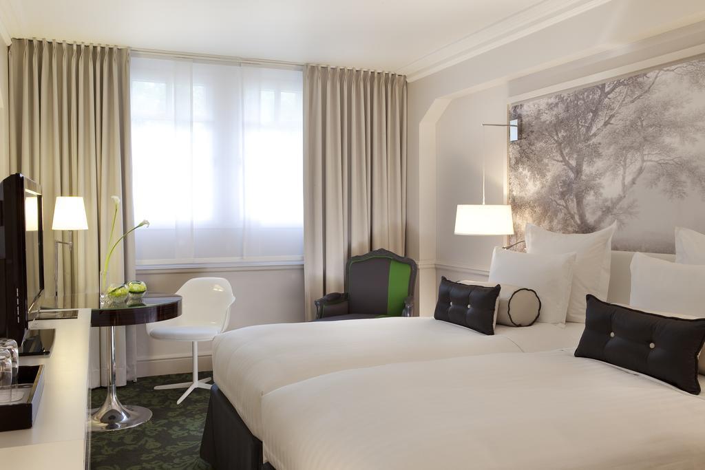 Фотографія Renaissance Paris Hotel Le Parc Trocadero 5*