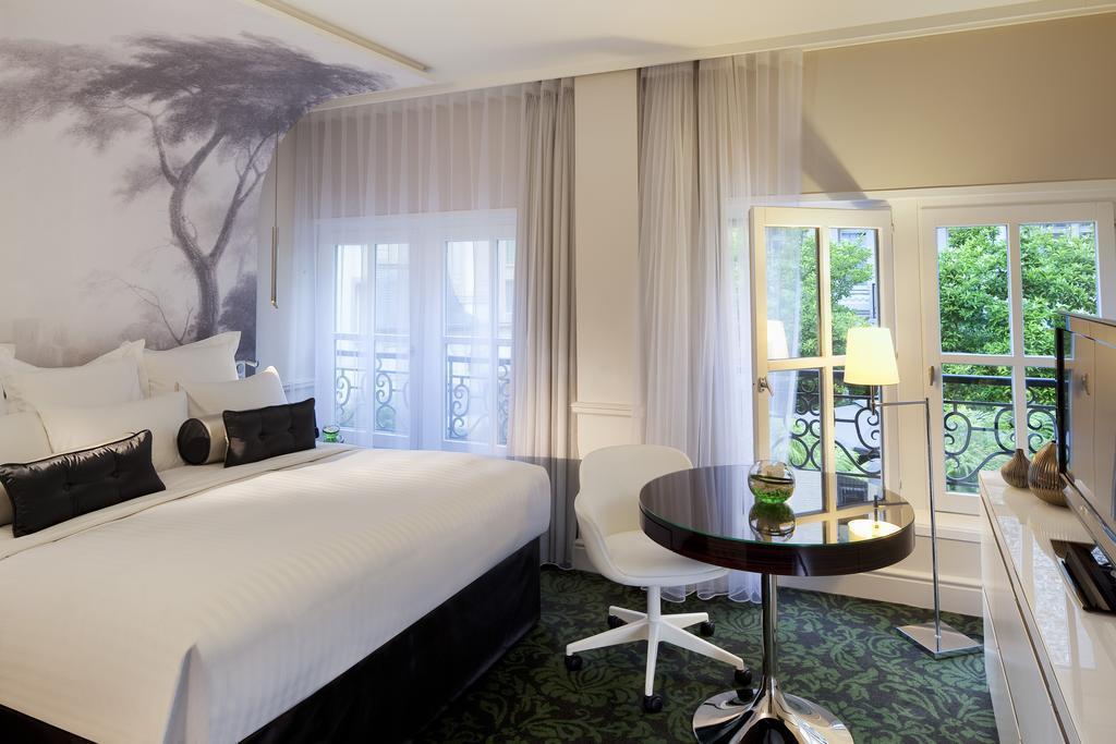 Картинка Renaissance Paris Hotel Le Parc Trocadero 5*