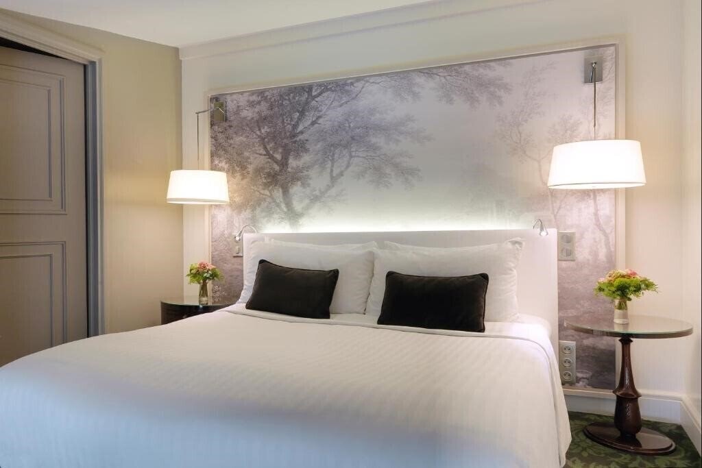 Изображение Renaissance Paris Nobel Tour Eiffel Hotel 4*