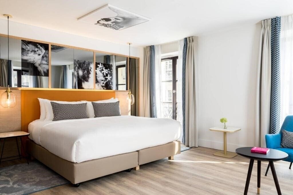 Готель Renaissance Paris Vendome 5*