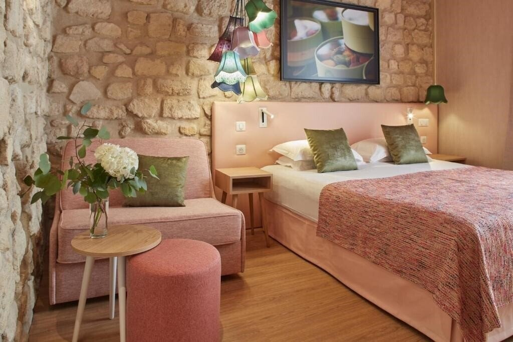 Отель Hotel Atmospheres 4*
