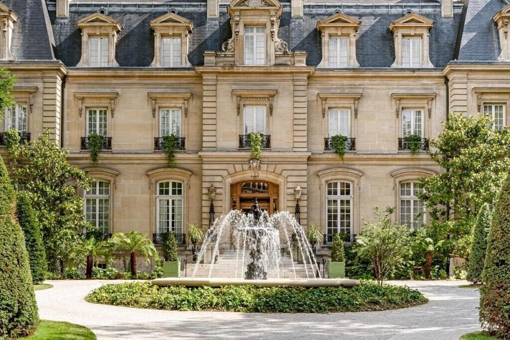 Отель Saint-James Paris 5*