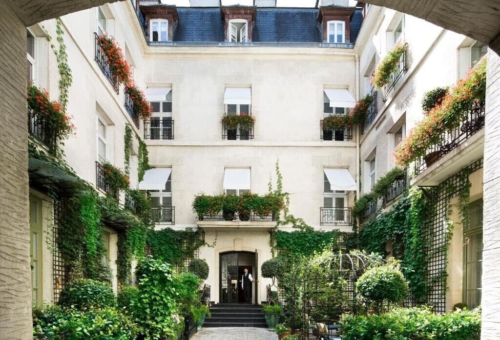Готель Relais Christine 4*