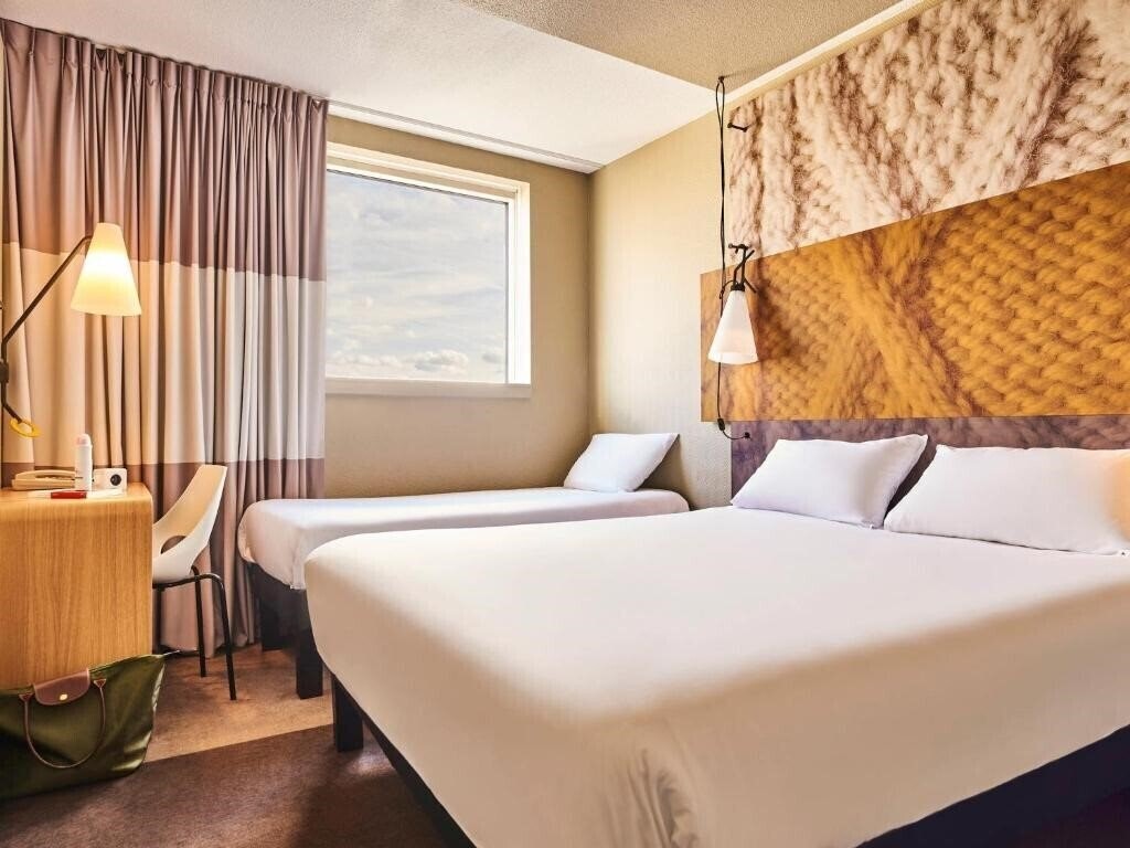Отель Ibis Paris Porte de Montreuil 3*