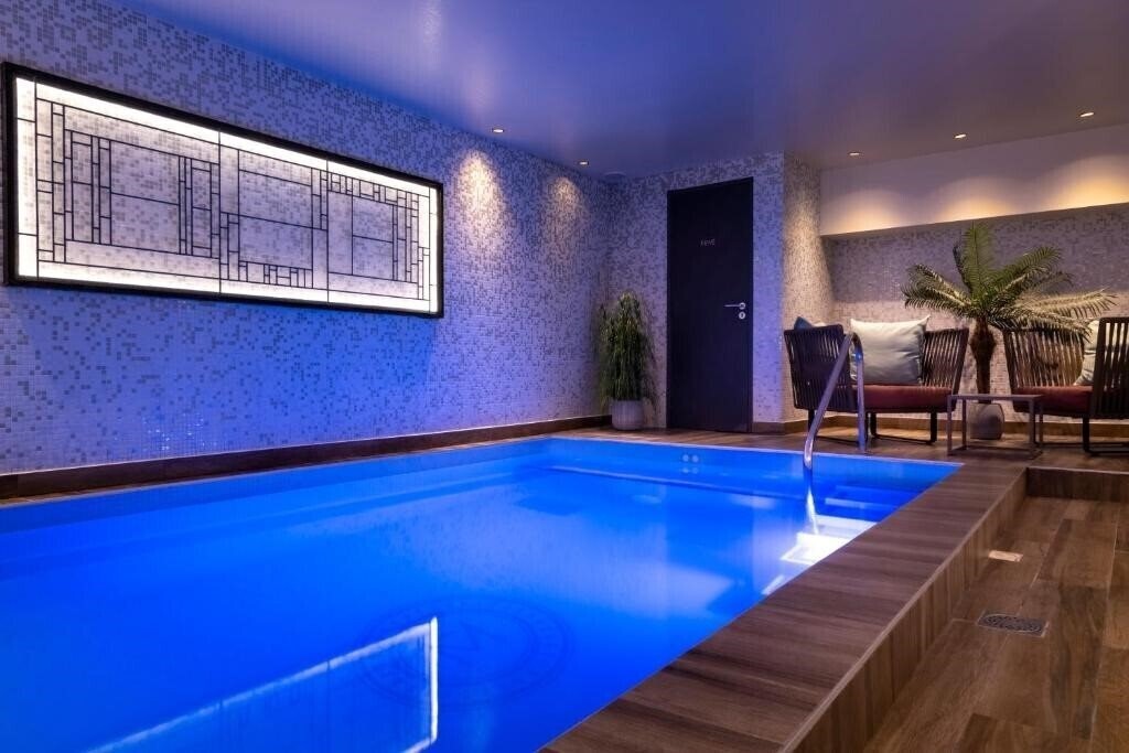 Отель Les Matins De Paris 4*
