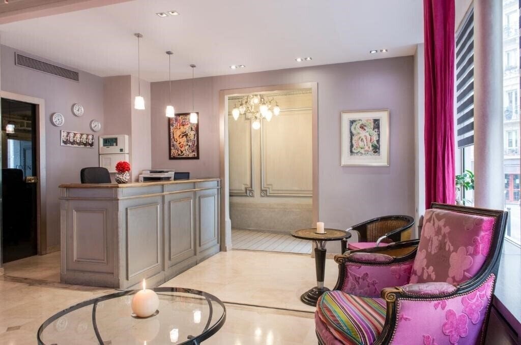 Отель Corona Rodier 3*