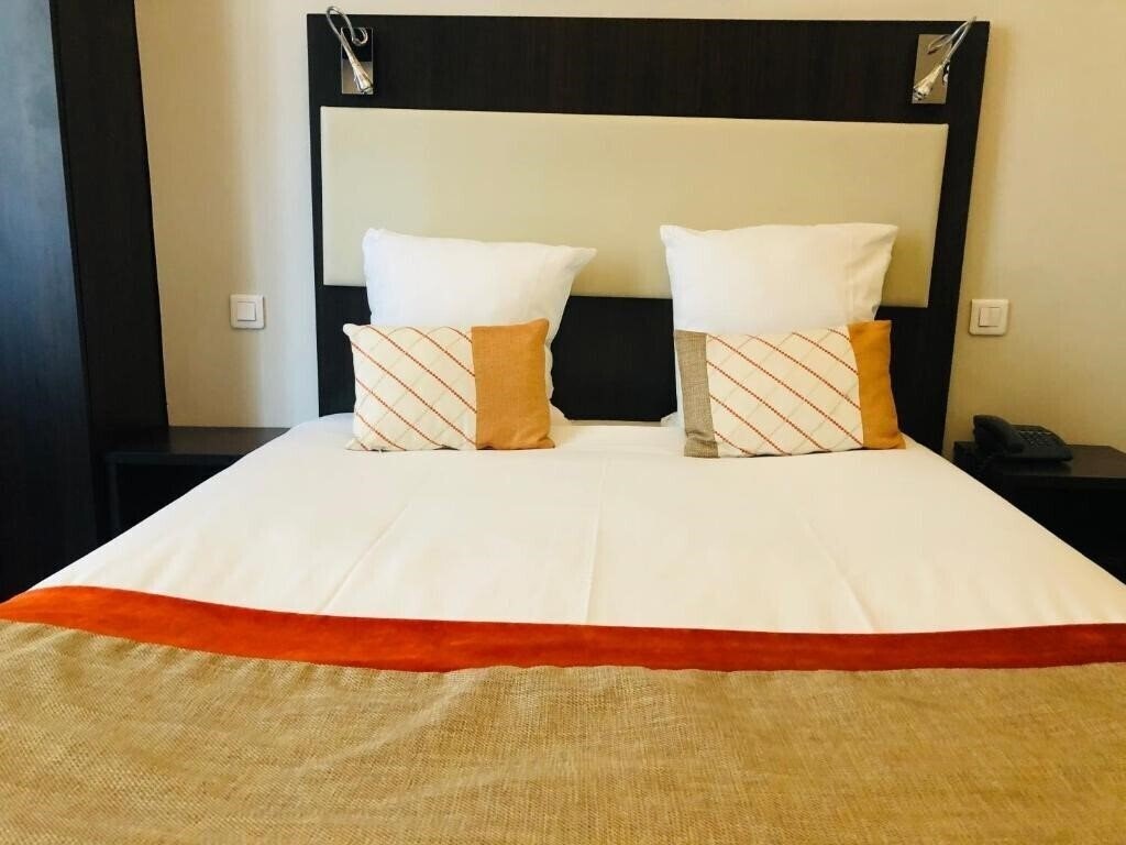 Изображение Corona Rodier 3*