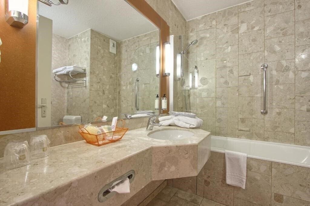 Фотографія Hotel Inn Paris Roissy CDG Airport 4*