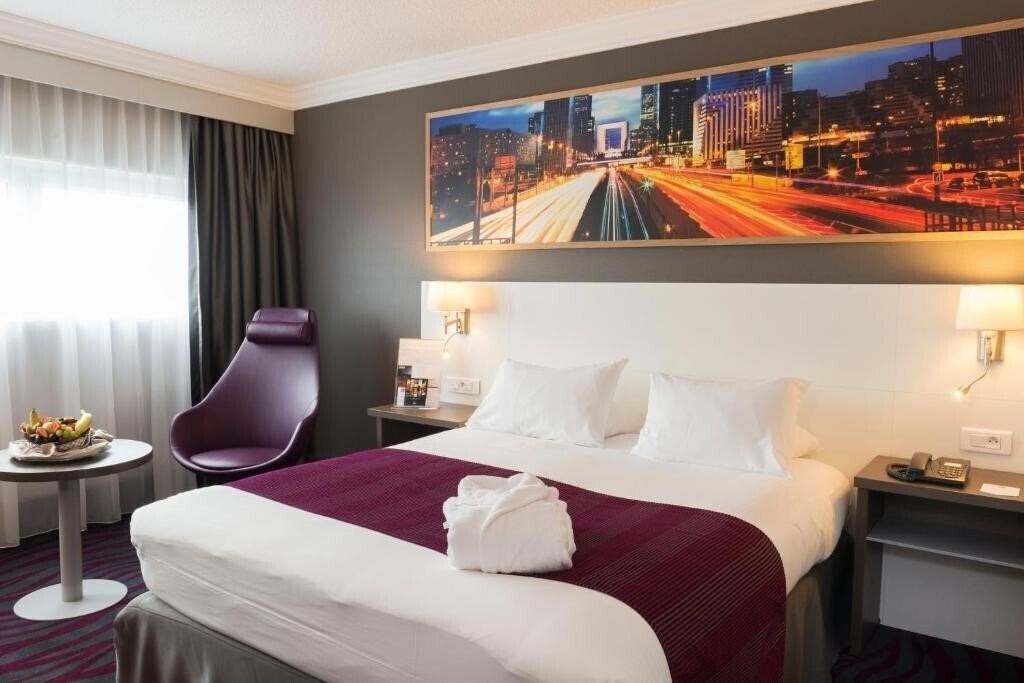 Готель Best Western Plus Paris Orly Airport 4*