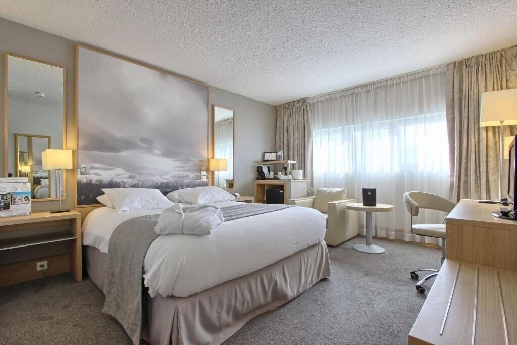 Фото Best Western Plus Paris Orly Airport 4*