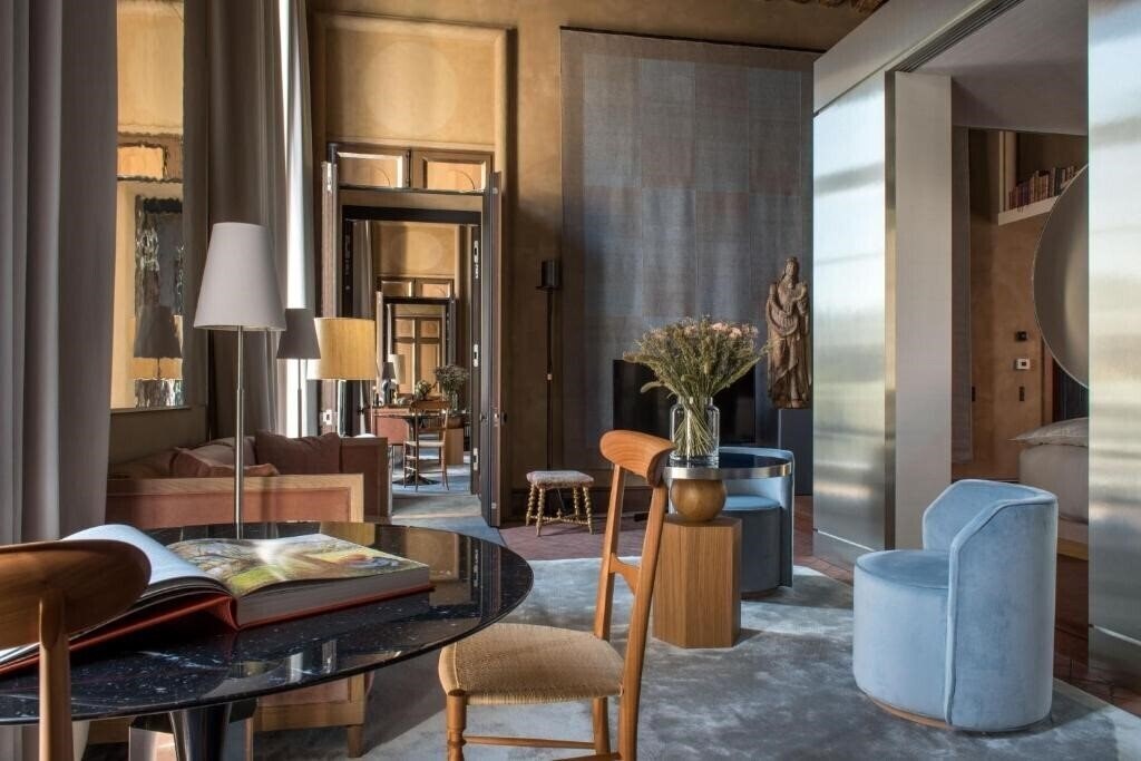 Отель Cour Des Vosges 5*