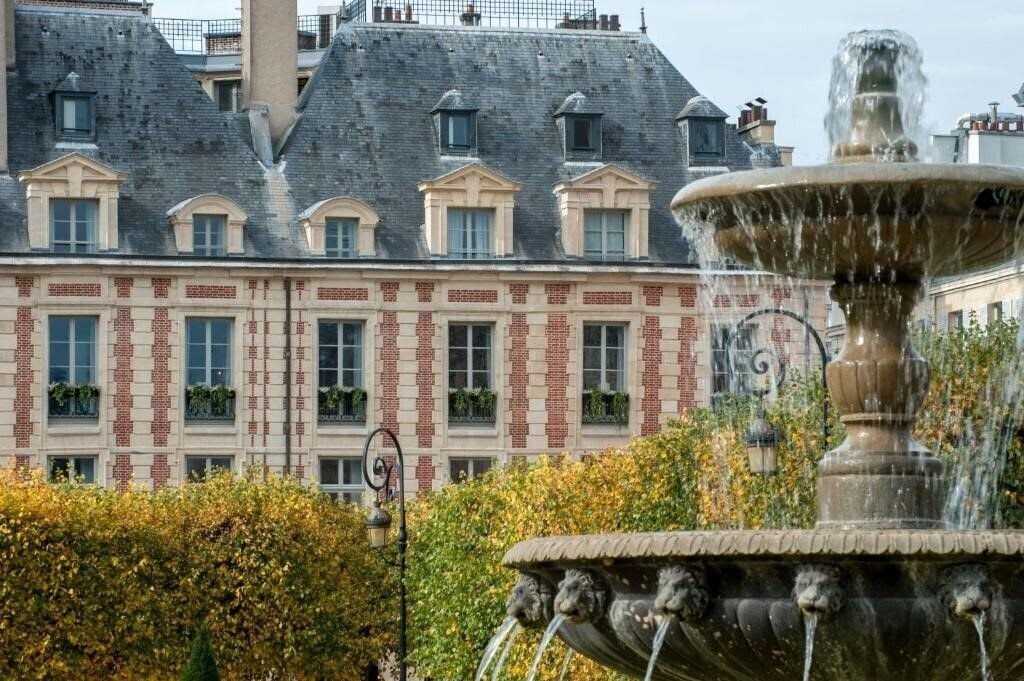 Отель Cour Des Vosges 5*