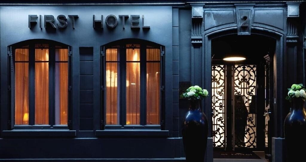 Отель First Hotel Paris Tour Eiffel 4*