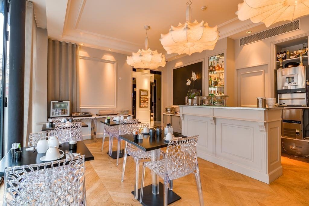 Картинка First Hotel Paris Tour Eiffel 4*