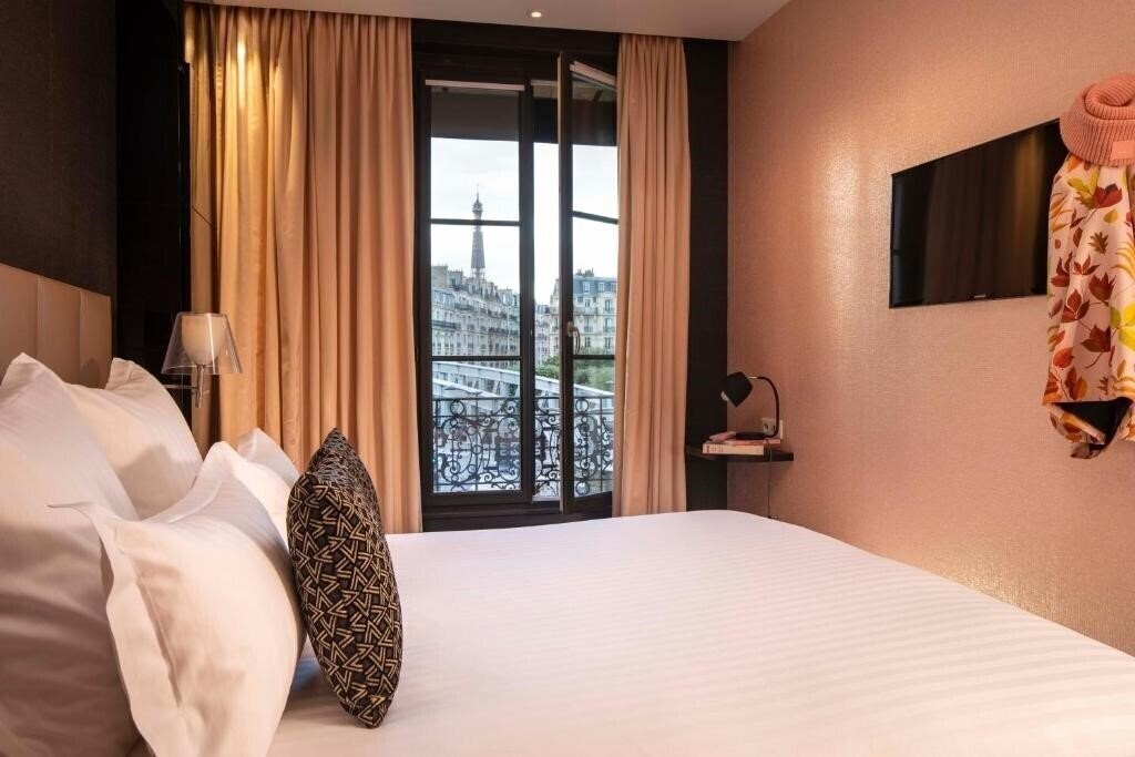 Картинка First Hotel Paris Tour Eiffel 4*
