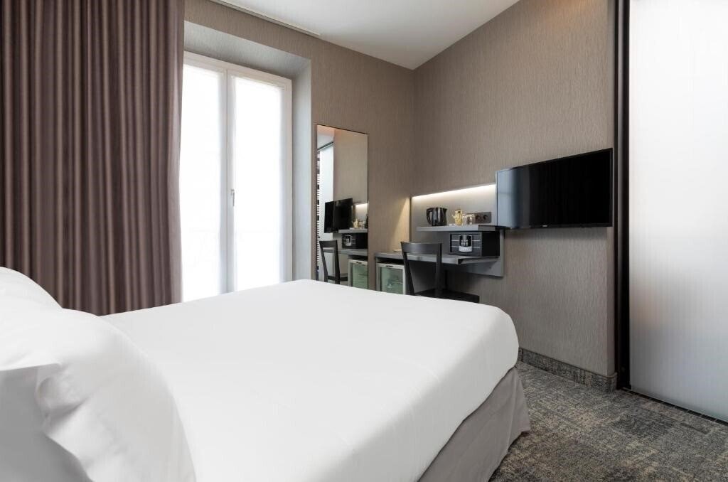 Картинка Libertel Montmartre Opera 3*