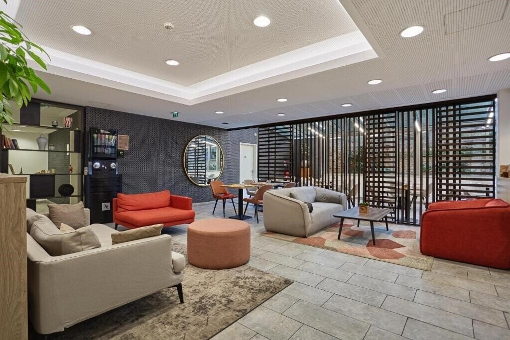 Отель Apparthotel Odalys Montmartre 3*