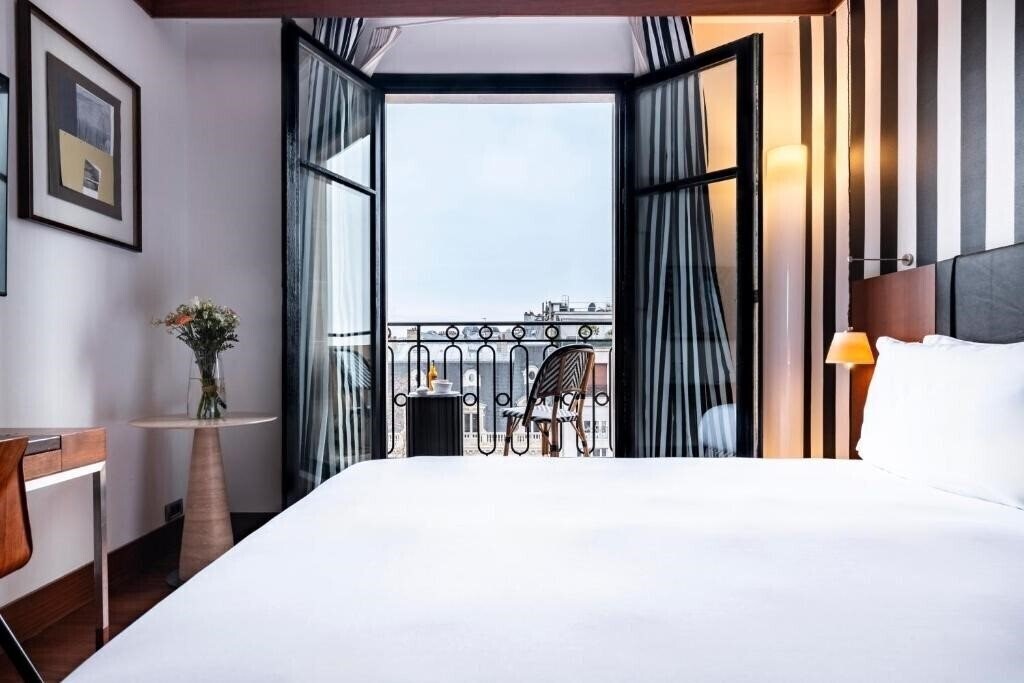 Фото Grand Hotel Champs-Elysees 5*