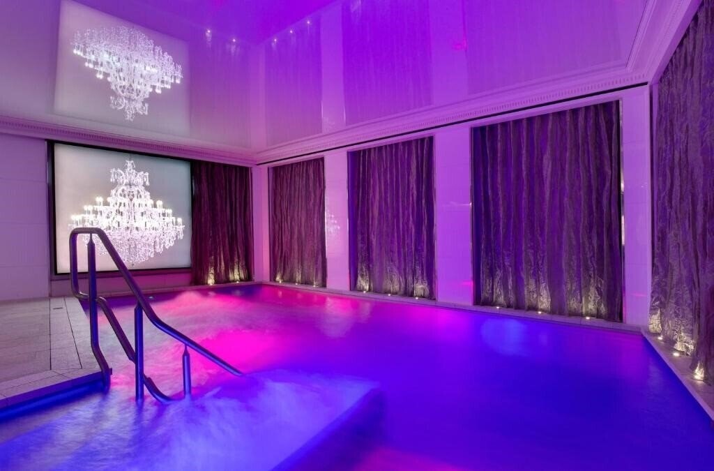 Готель La Villa Haussmann 4*