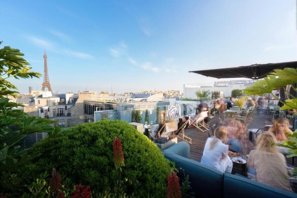 Отель Canopy By Hilton Paris Trocadero 4*