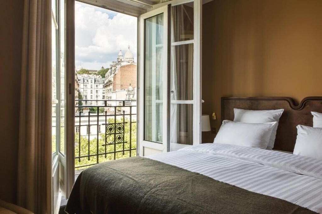 Изображение Hotel Rochechouart 4*