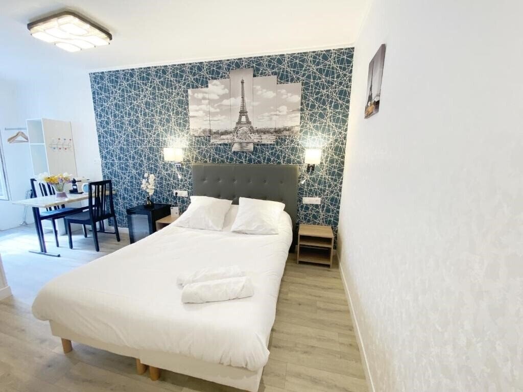 Готель Aviatic 2*