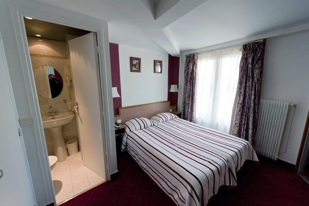 Отель Royal Bergere 3*