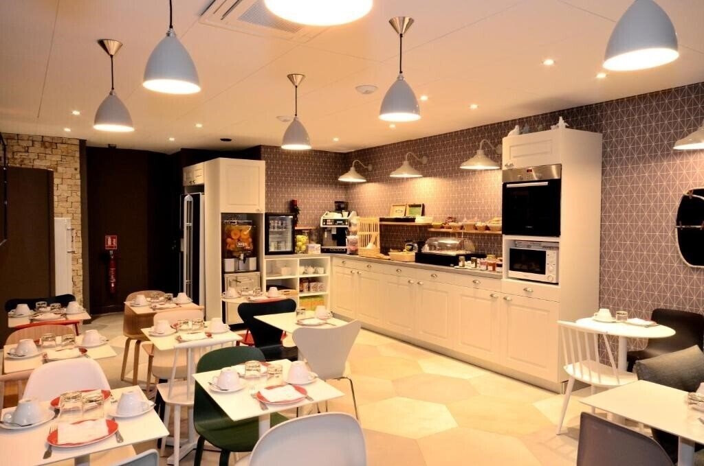 Изображение Green Hotels Paris 13 3*