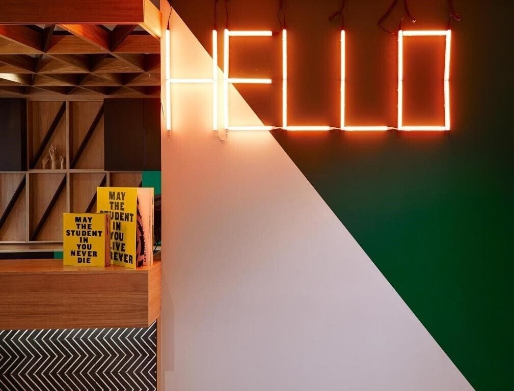 Фотографія The Social Hub Paris La Defense 4*