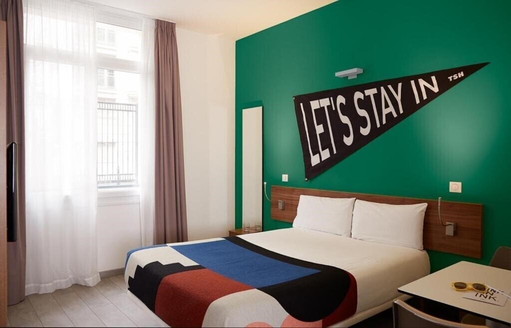 Фото The Social Hub Paris La Defense 4*