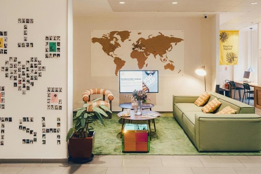 Фото The Social Hub Paris La Defense 4*