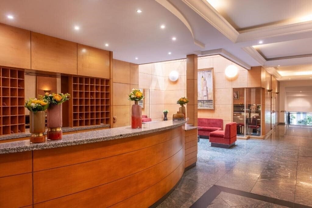 Готель Le Patio Bastille 3*