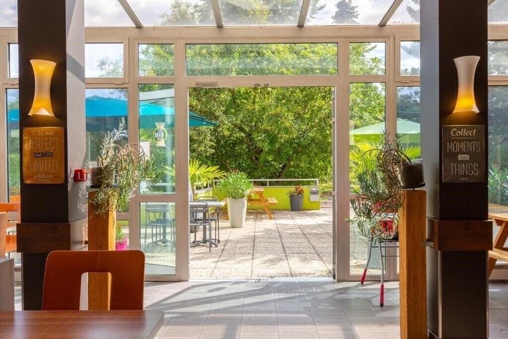 Фотография B&B Hotel Chartres Centre Cathedrale 3*