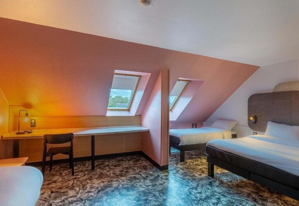 Изображение B&B Hotel Chartres Centre Cathedrale 3*