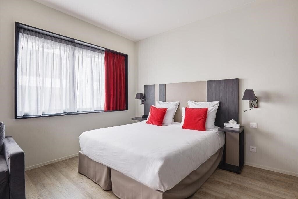 Фотография Appart Hotel Odalys City Signature Paris XVII 3*