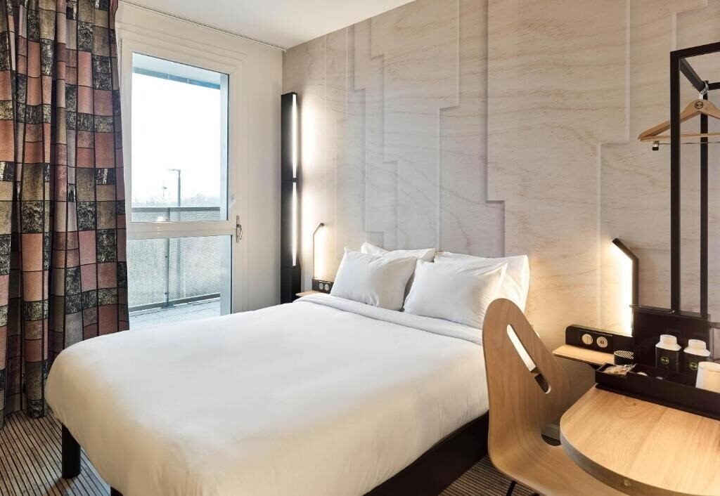 Фото B&B Hotel Versailles Rocquencourt 3*