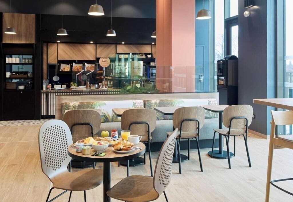 Картинка B&B Hotel Versailles Rocquencourt 3*