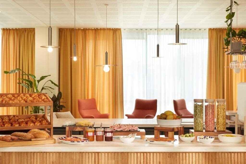 Фотографія OKKO Hotels Paris Rosa Parks 4*