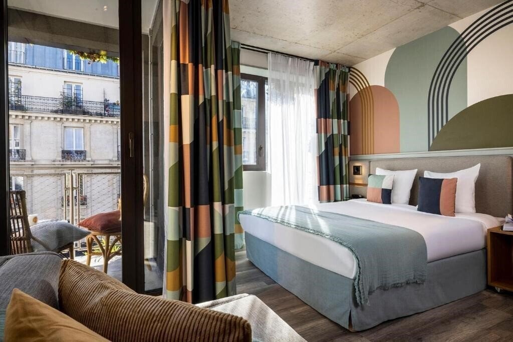 Готель La Belle Ville 4*