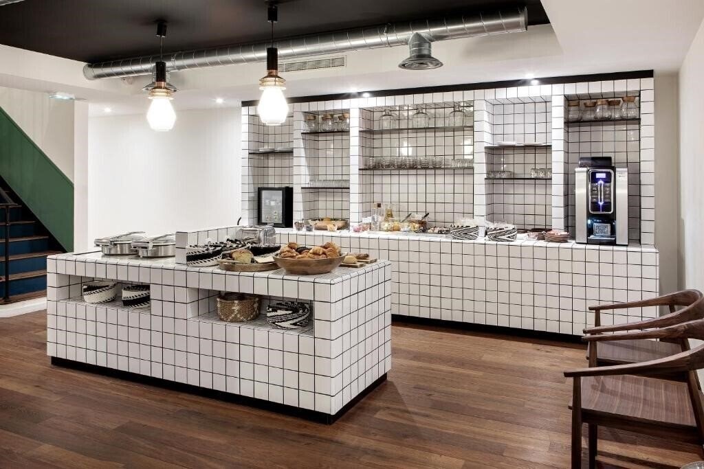 Фото New Hotel Le Voltaire 4*