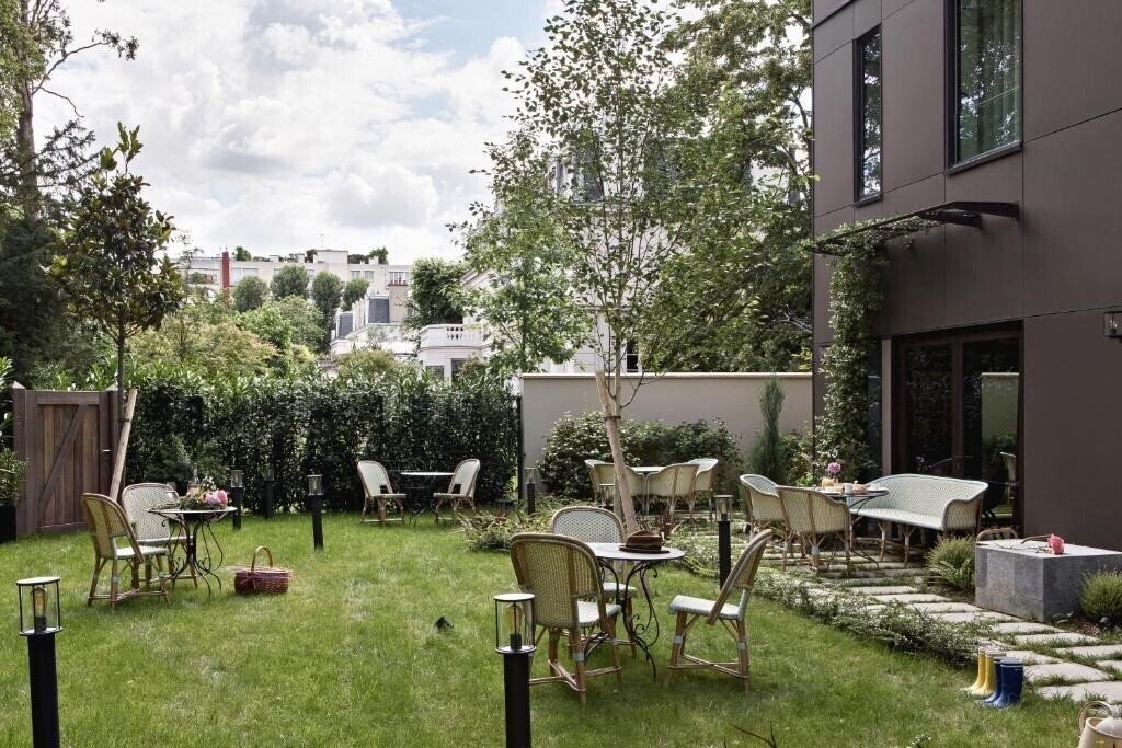 Отель Hotel Botaniste 4*